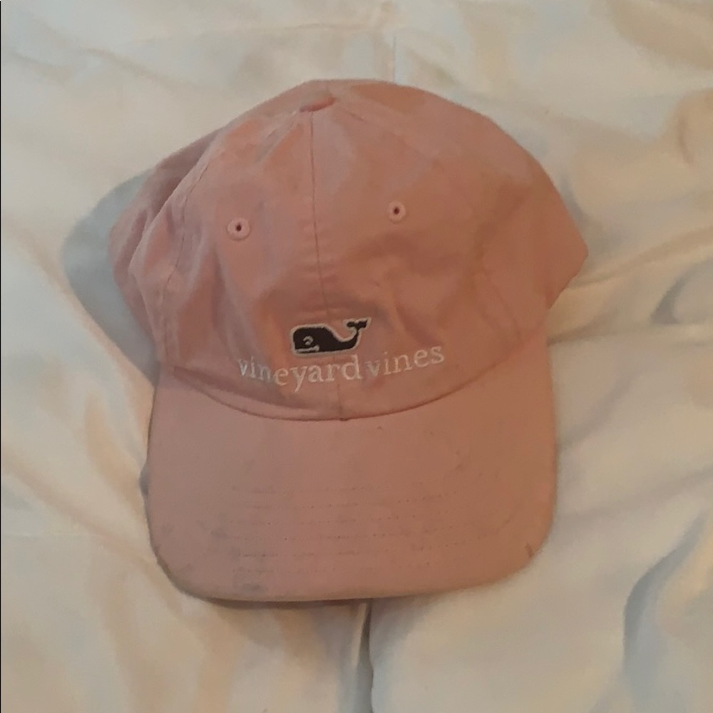 pink vineyard vines hat